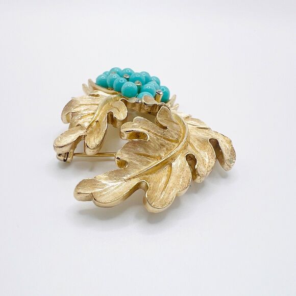 Crown Trifari  Brooch Pin Faux Turquoise Rhinestone Gold Tone Grape Leaf VTG - Picture 5 of 12
